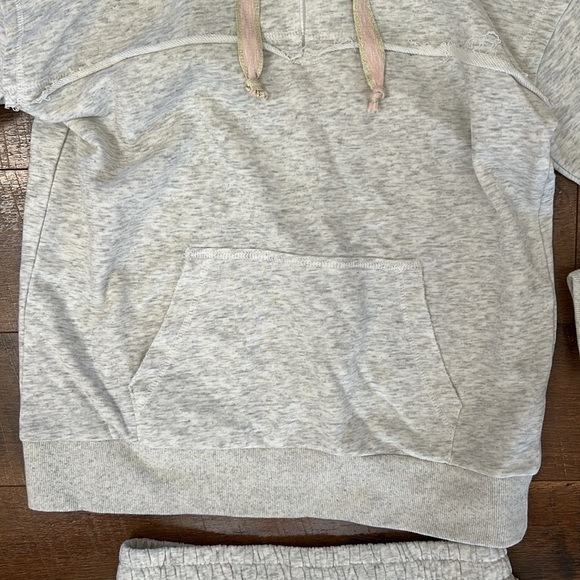 Women’s Hem & Thread Lounge Set - Picture 3 of 7